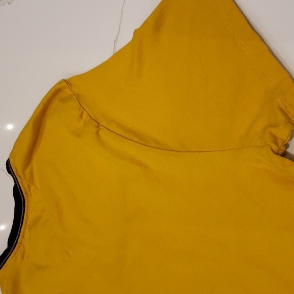 TOMMY Hilfiger T-Shirt Yellow White Strip Across Men's Size Small - Picture 12 of 13